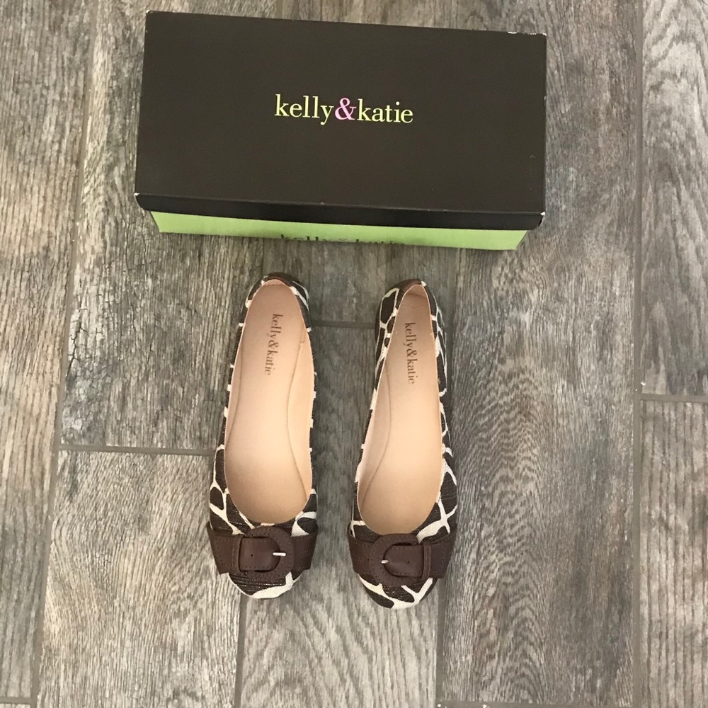Giraffe print flats